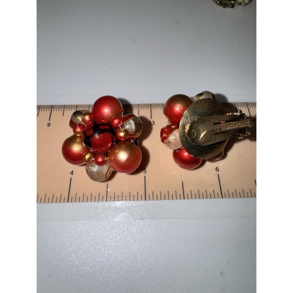 Lot Of (5) Vintage Clip On Earrings - Sarah Cov Hong Kong And Some Unmarked - Picture 2 of 8